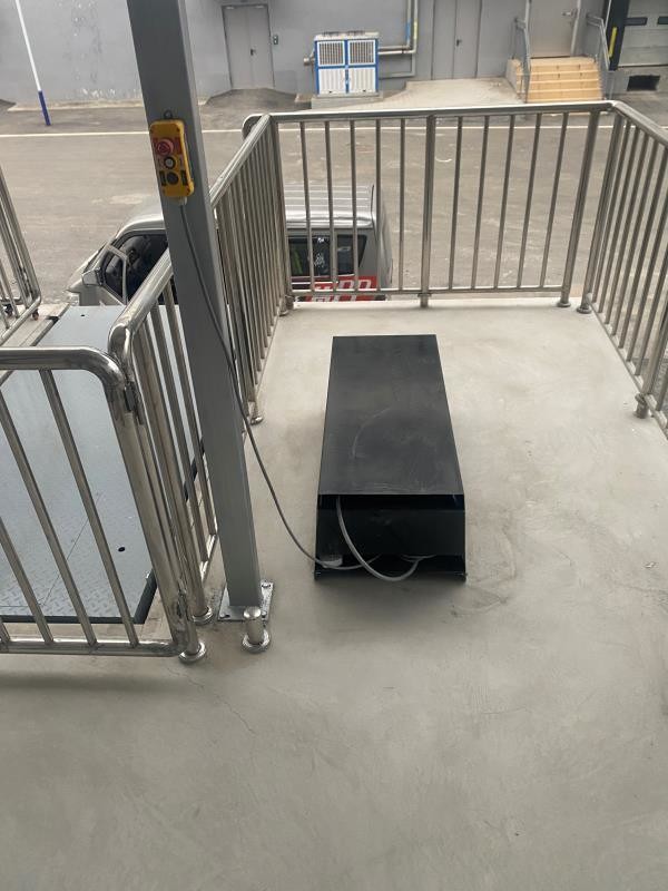 M1-010125-D2 Ce Hydraulic Mini Scissor Lift with Handrail Running Mode Stationary