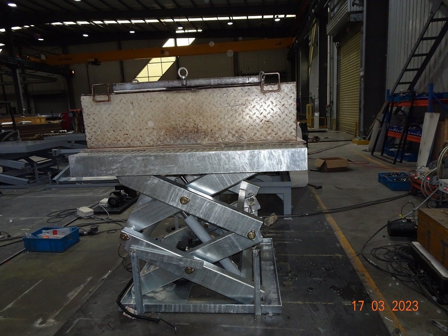 M1-010125-D2 Ce Hydraulic Mini Scissor Lift with Handrail Running Mode Stationary