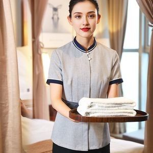 iyi fiyat Yeni Kalite 2025 Toptan Satış OEM Otel Tasarımları Dadı Ev Hizmetleri Temizlik Üniforması çevrimiçi